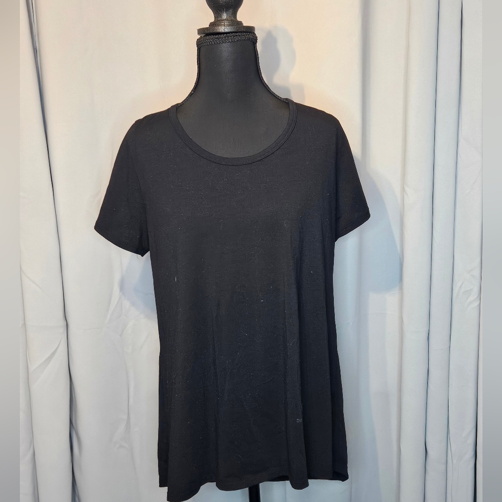 LuLaRoe | Classic Tee | Black | Size L